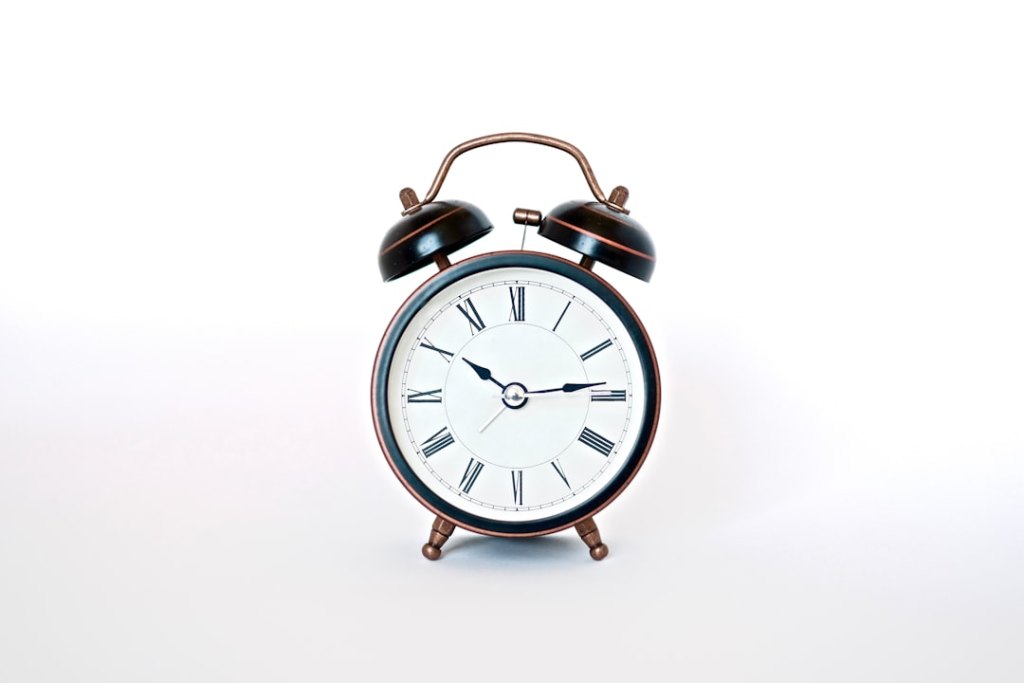 Uhr und Zeitplan als Symbol fuer geplante Cronjobs unter WordPress